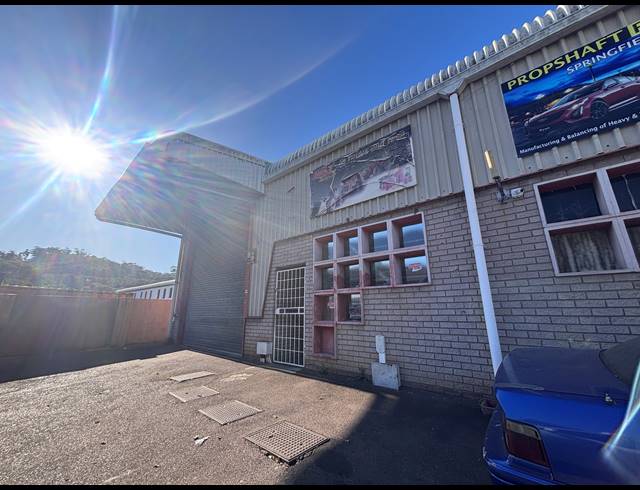 296M² WAREHOUSE TO LET IN SPRINGFIELD
